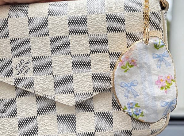 Floral Bow Oyster Shell Keychain